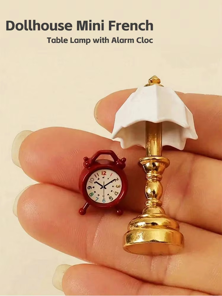 Digital Alarm Clock - โคมไฟตั้งโต๊ะสไตล์ฝรั่งเศสขนาดเล็กสำหรับบ้านตุ๊กตา พร้อมนาฬิกาปลุก วัสดุโลหะผสม ขนาด 1:12 สำหรับตกแต่ง